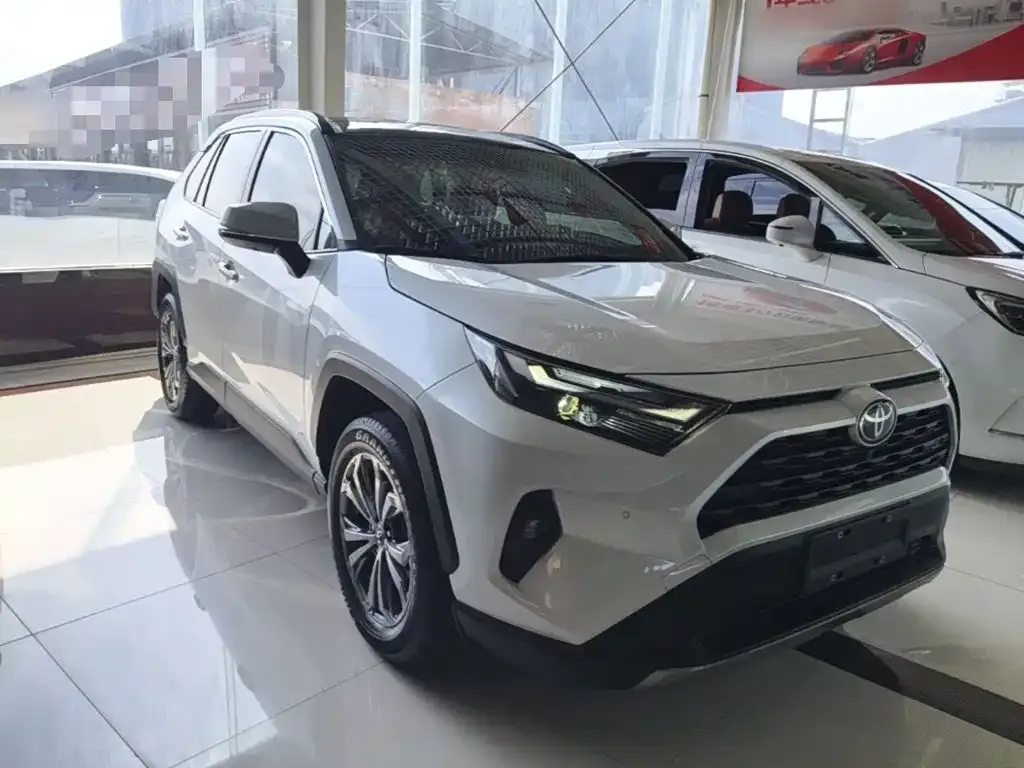 Toyota RAV4 — фото 7