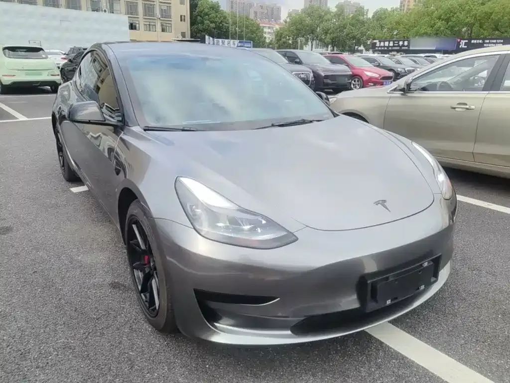 Tesla Model 3 — фото 4