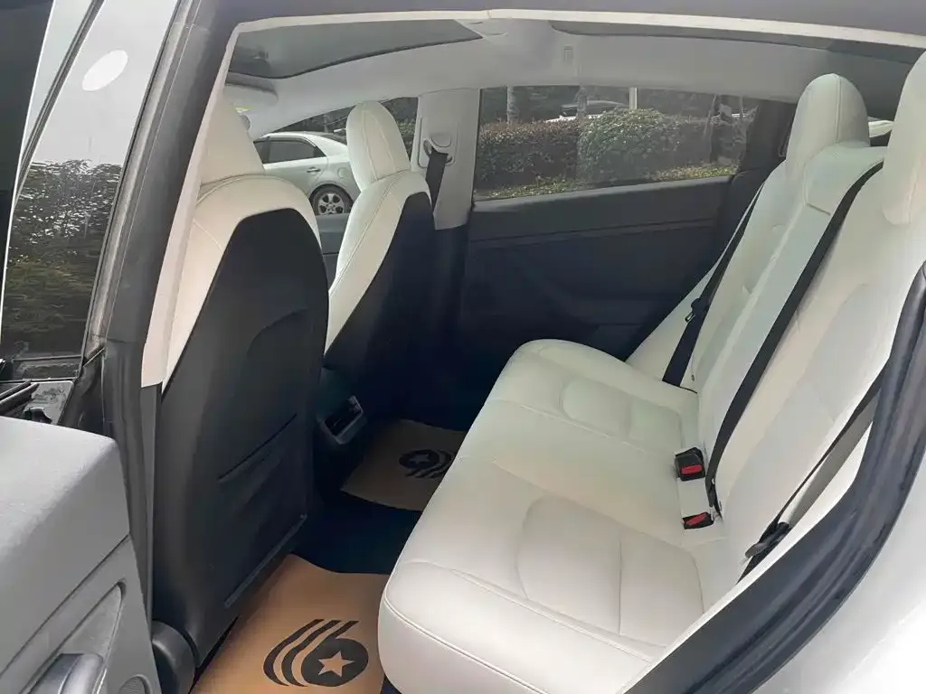 Tesla Model 3 — фото 10