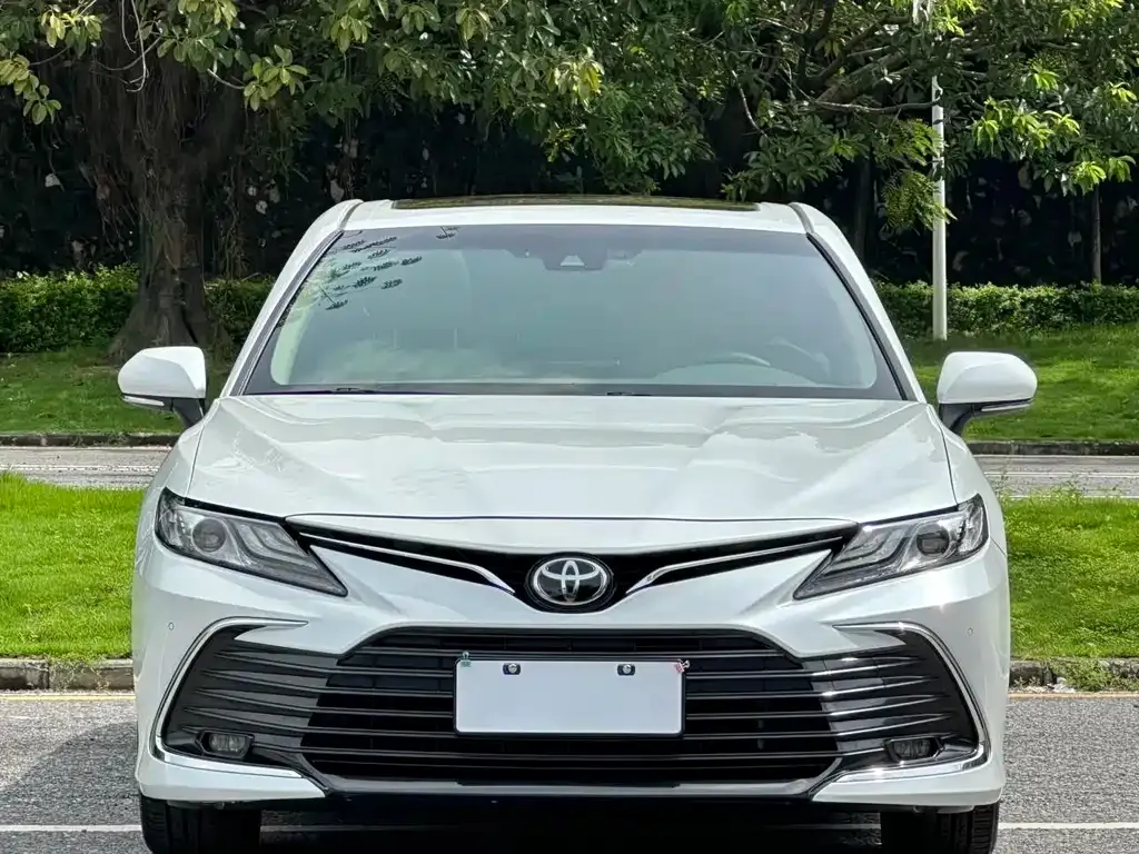 Toyota Camry — фото 9
