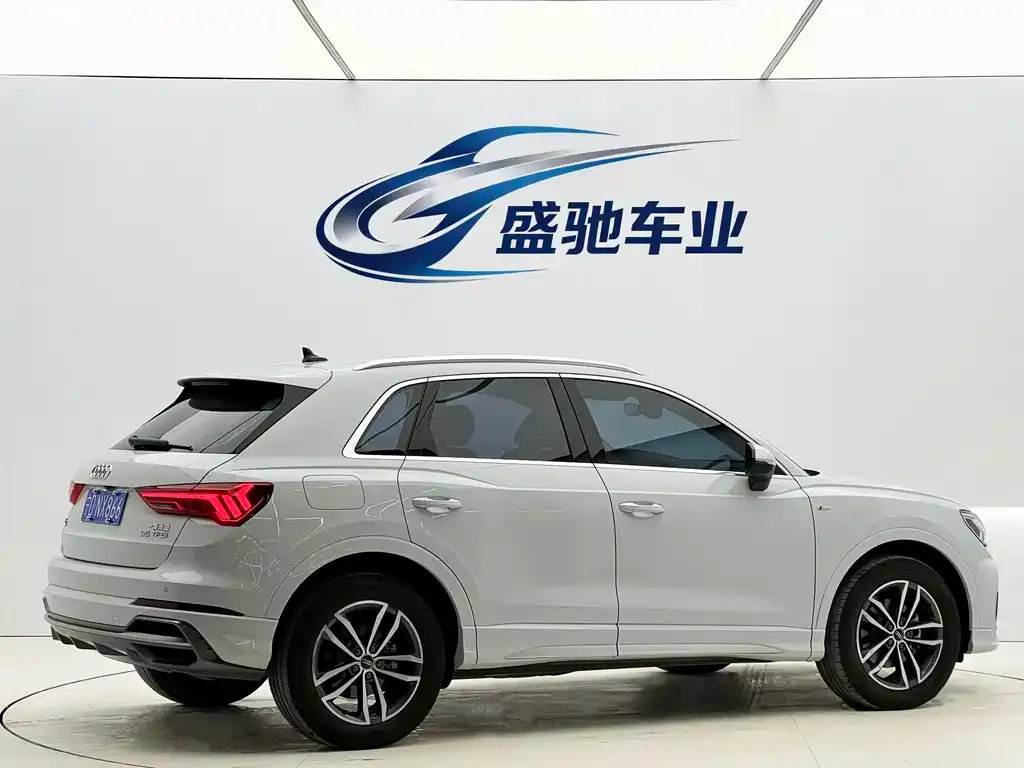 Audi Q3 — фото 5