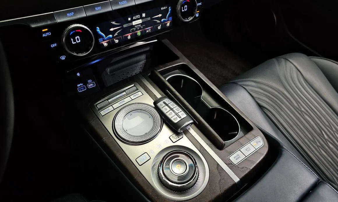 Genesis G80 — фото 10