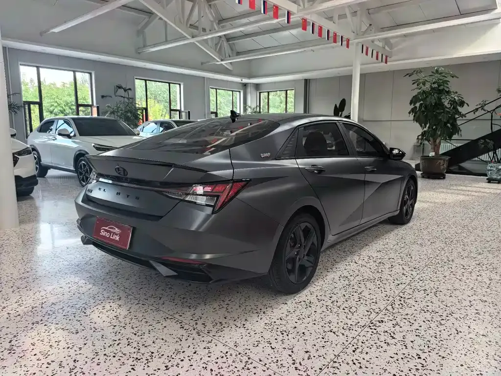 Hyundai Elantra — фото 4