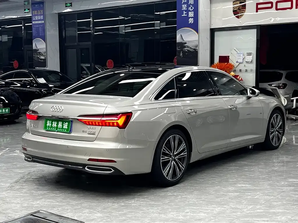 Audi A6L — фото 8
