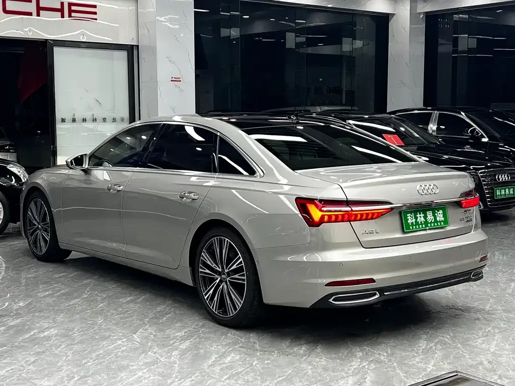 Audi A6L — фото 6