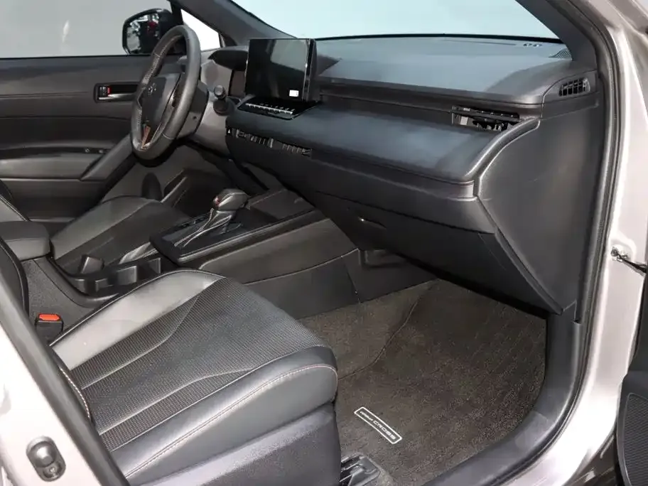 Toyota Corolla Cross — фото 10