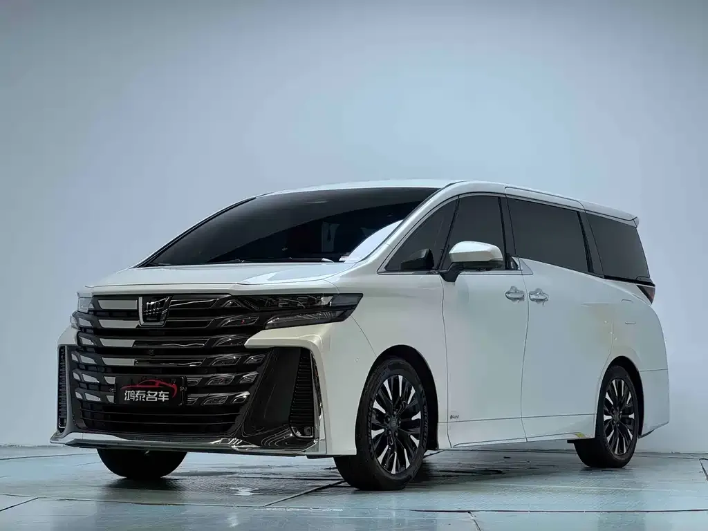 Toyota Vellfire — фото 1