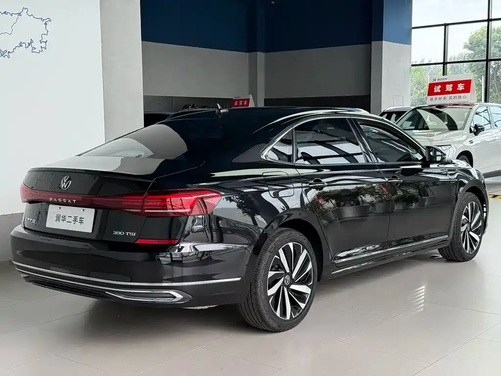 Volkswagen Passat — фото 8