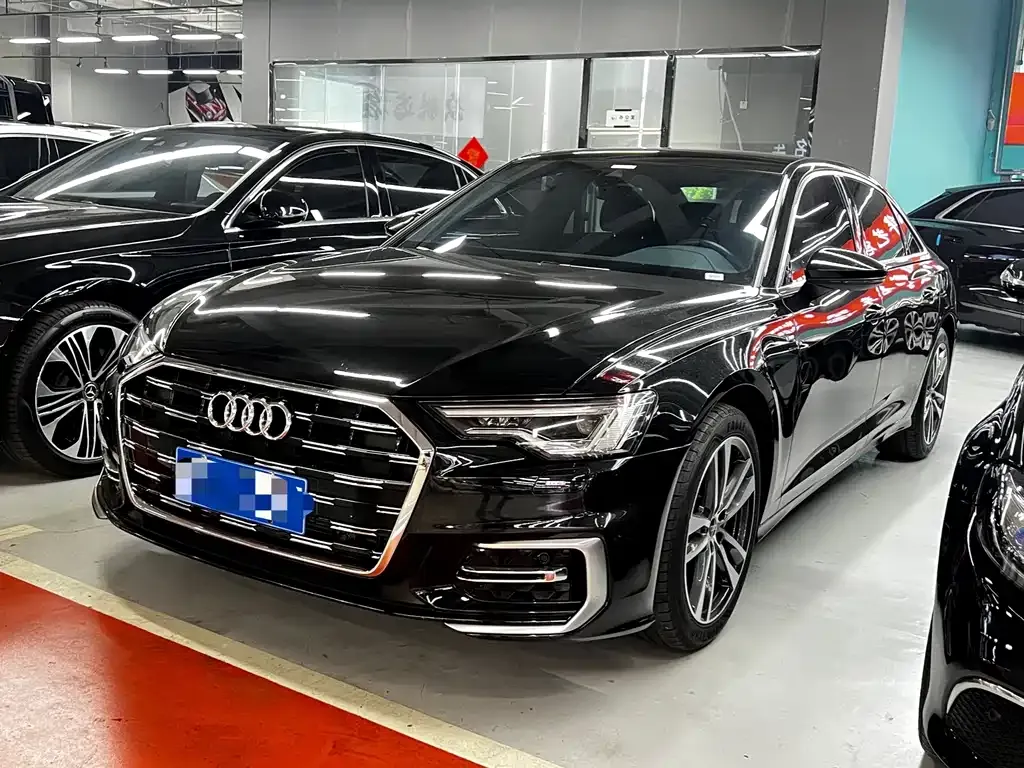 Audi A6L — фото 1