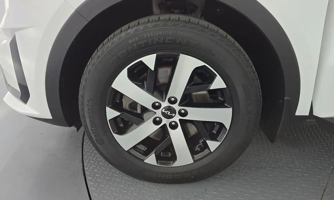 Kia Sorento — фото 5