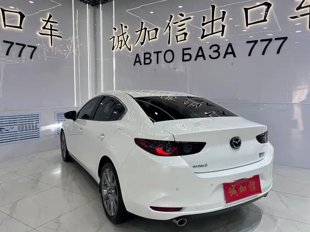 Mazda 3 Axela — фото 9
