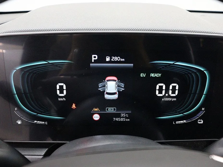 Kia Niro — фото 9