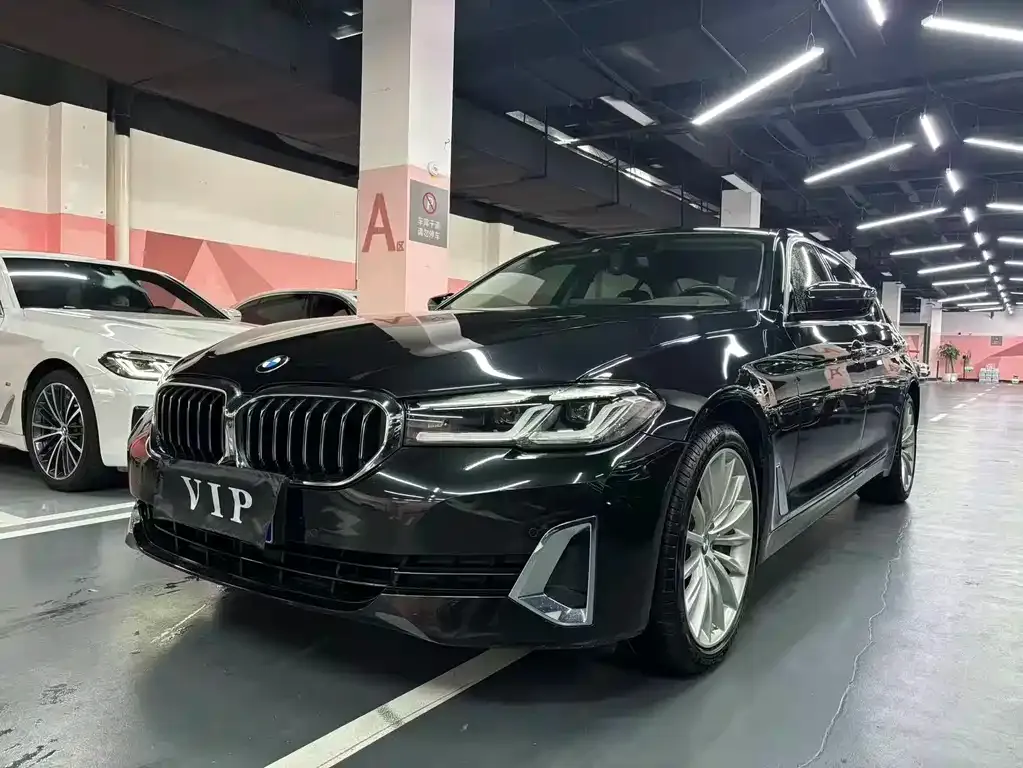 BMW 5 Series — фото 1