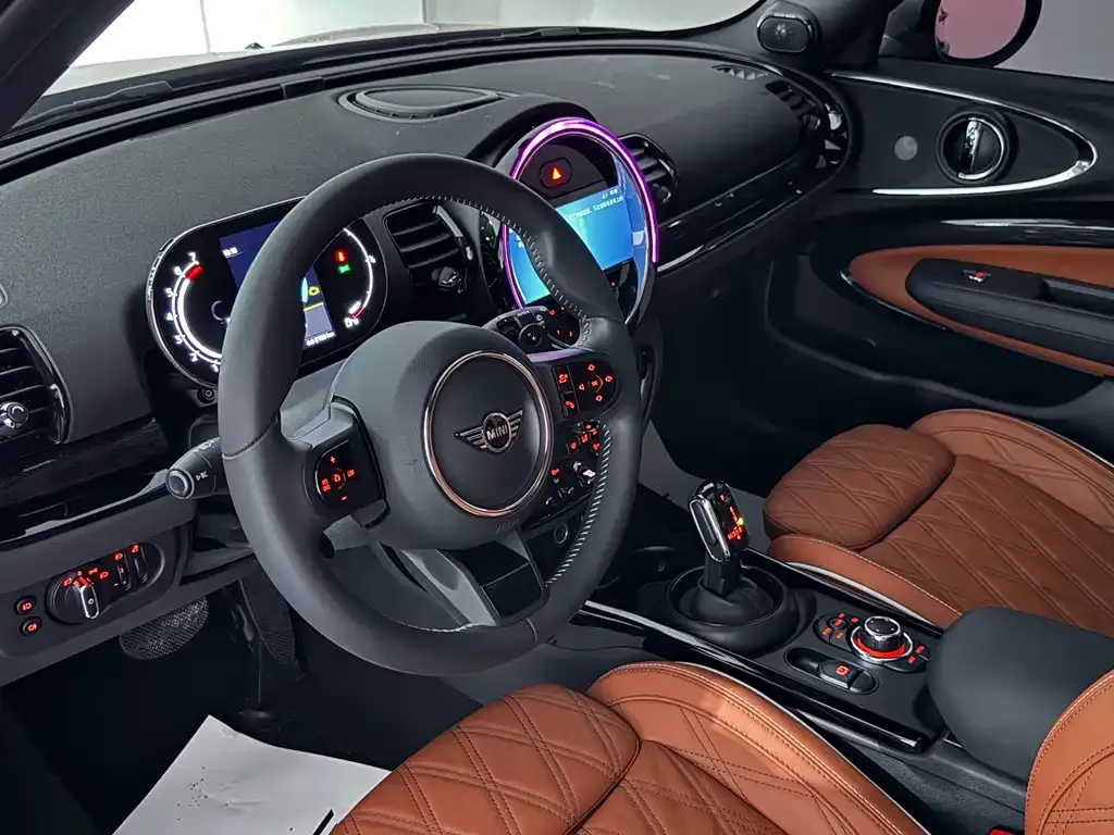 MINI Clubman — фото 4