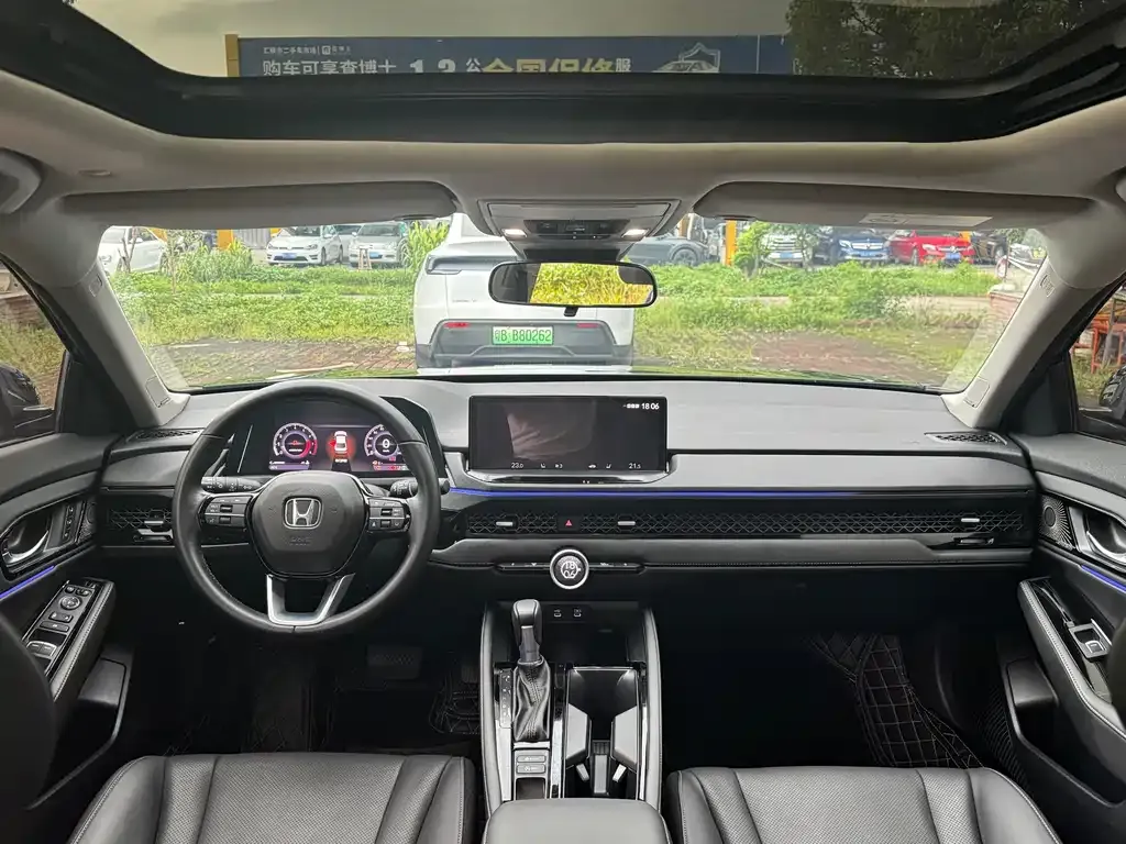 Honda Accord — фото 8