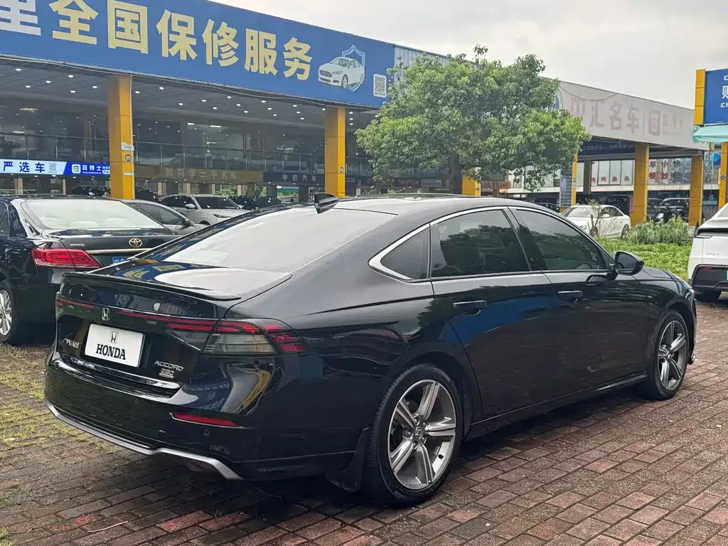 Honda Accord — фото 3