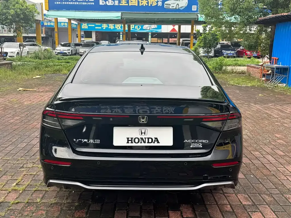 Honda Accord — фото 6