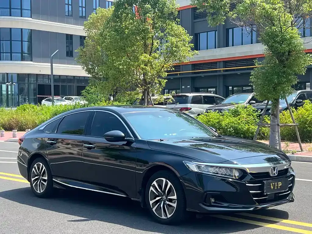 Honda Accord — фото 8