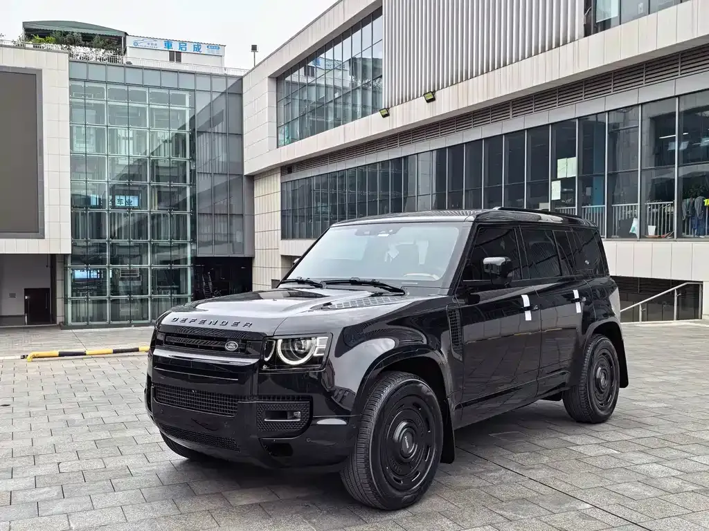 Land Rover Defender — фото 1