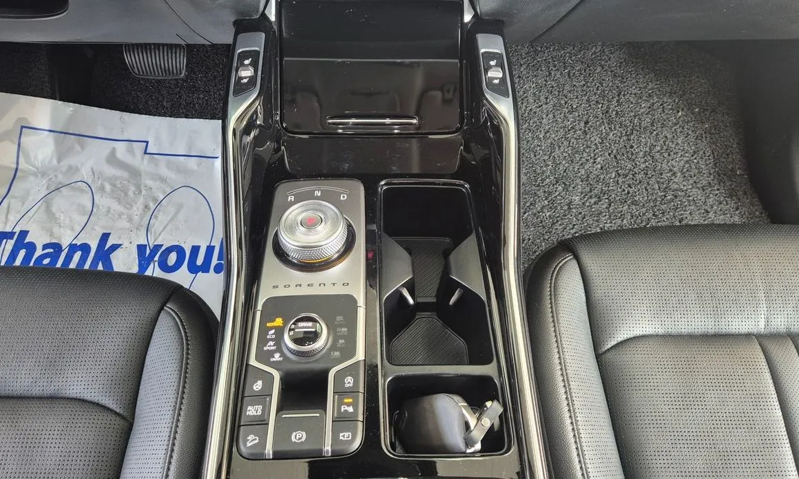 Kia Sorento — фото 8