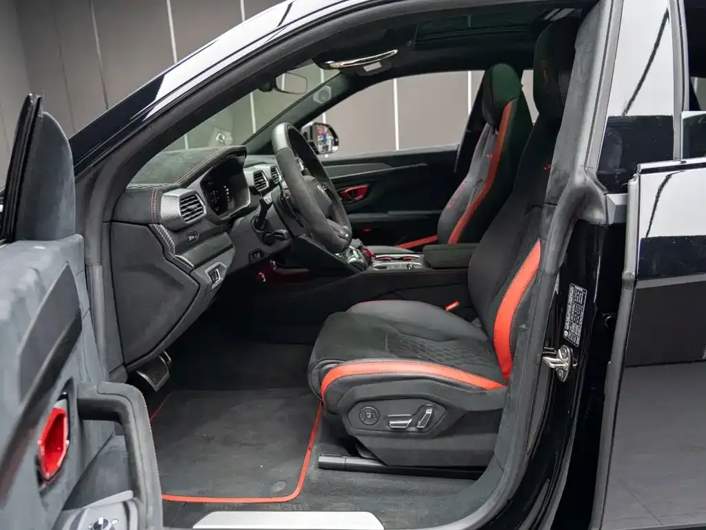 Lamborghini Urus — фото 9