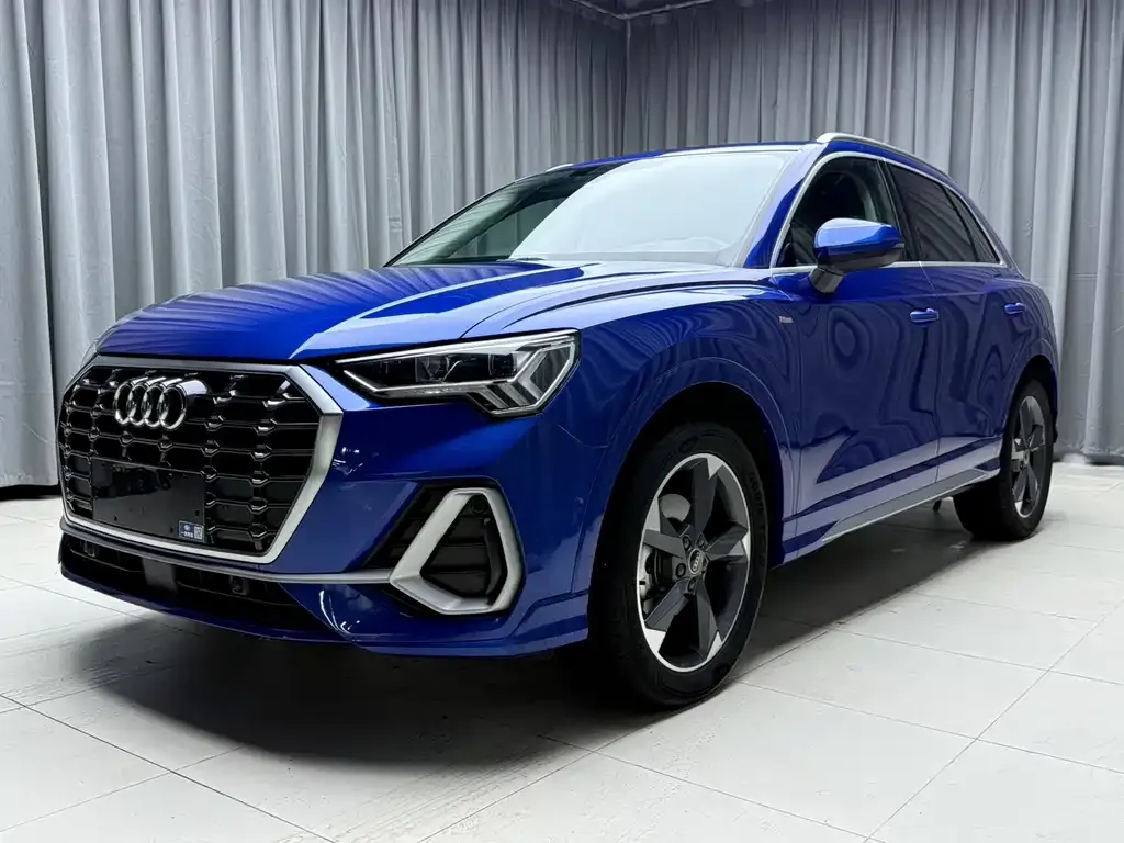 Audi Q3 — фото 1