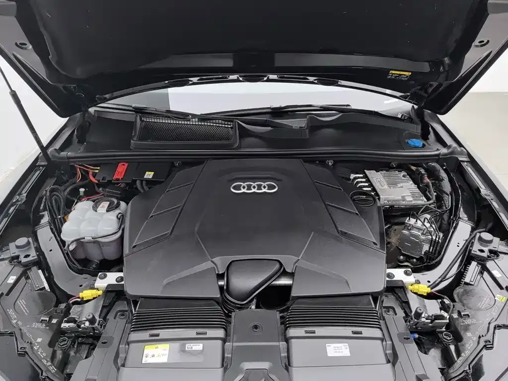Audi Q7 — фото 10