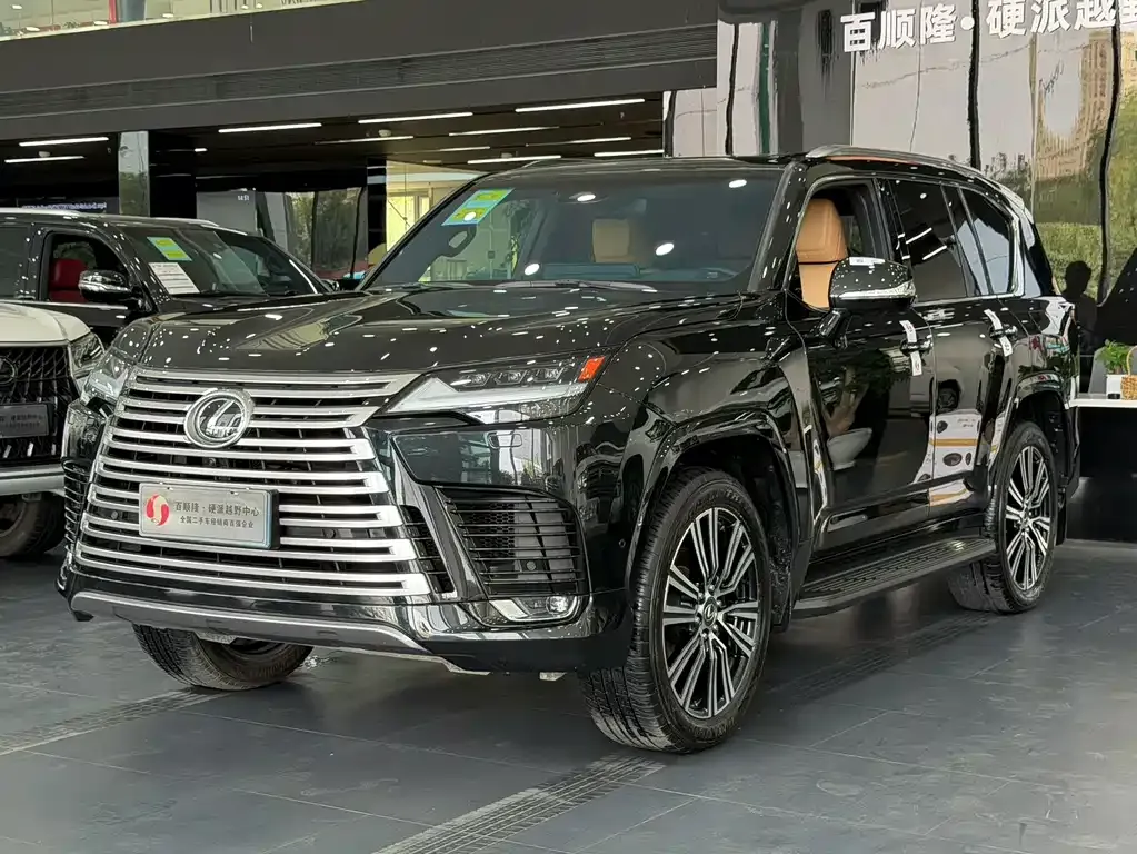 Lexus LX — фото 1
