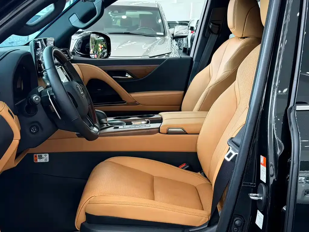 Lexus LX — фото 10
