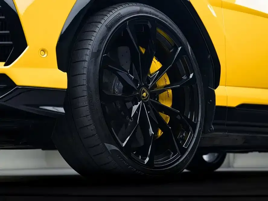 Lamborghini Urus — фото 9