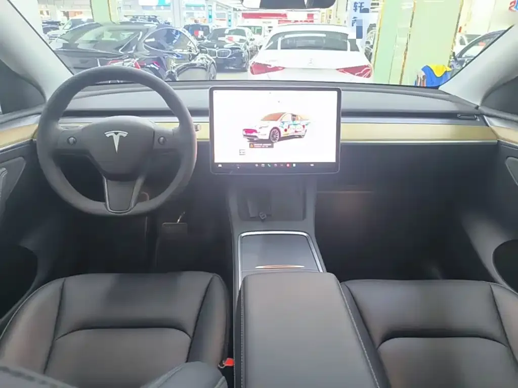 Tesla Model Y — фото 2