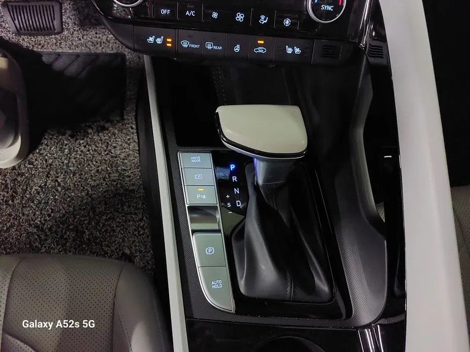 Hyundai AVANTE — фото 4