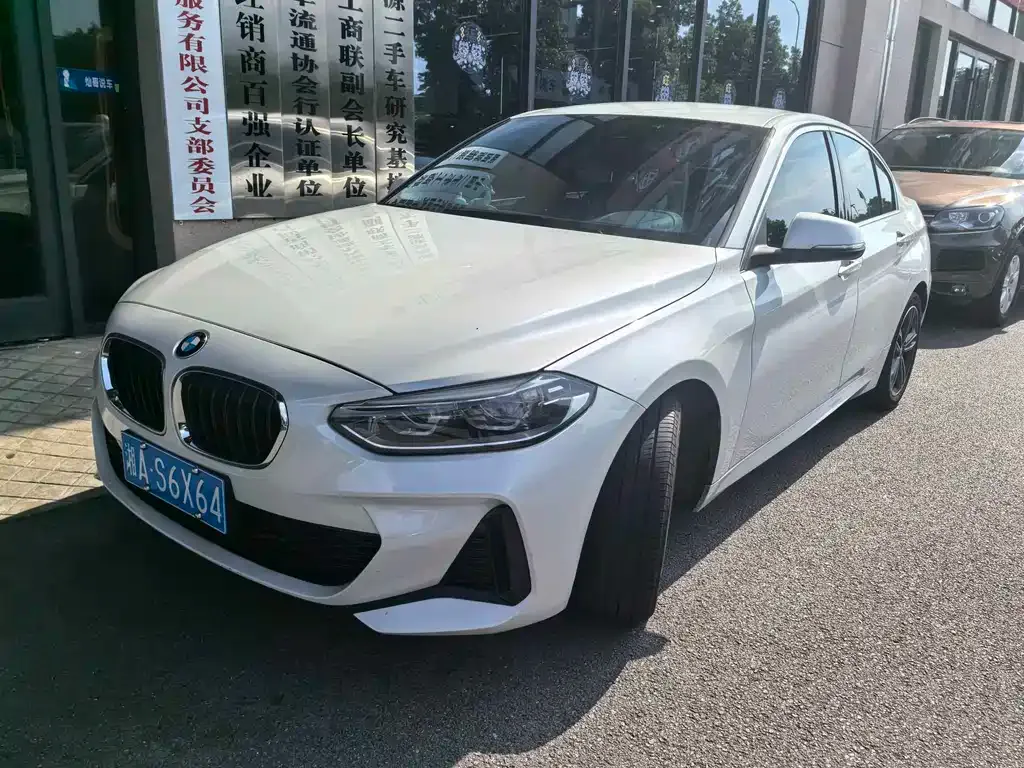 BMW 1 Series — фото 1