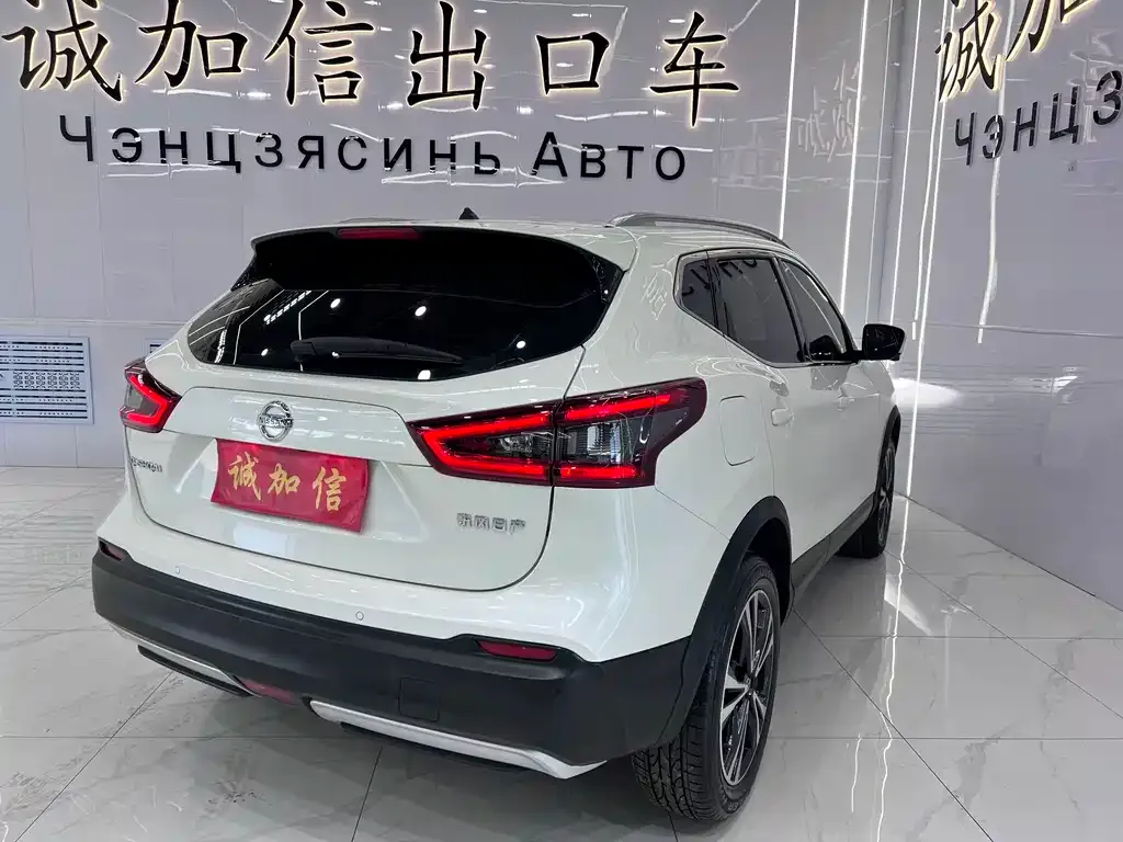 Nissan Qashqai — фото 10
