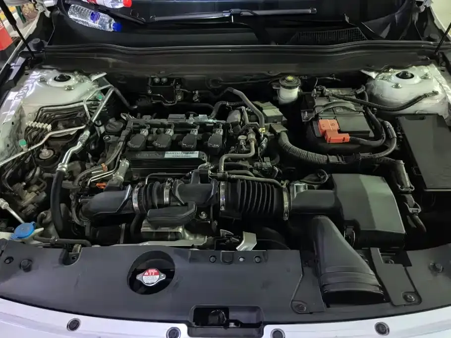 Honda Accord — фото 10