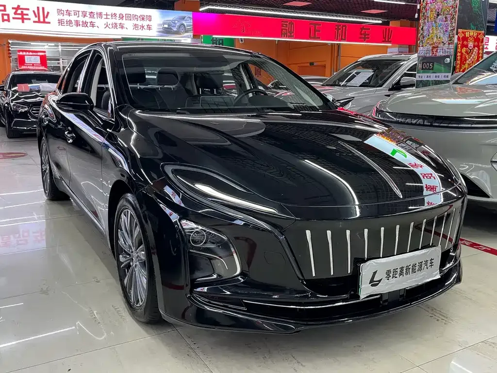 Hongqi E-QM5 — фото 1