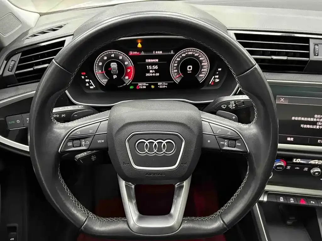 Audi Q3 — фото 6