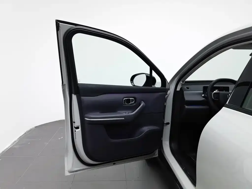 Leapmotor C10 — фото 10