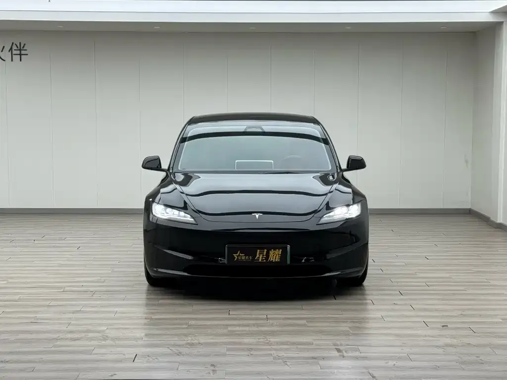 Tesla Model 3 — фото 3