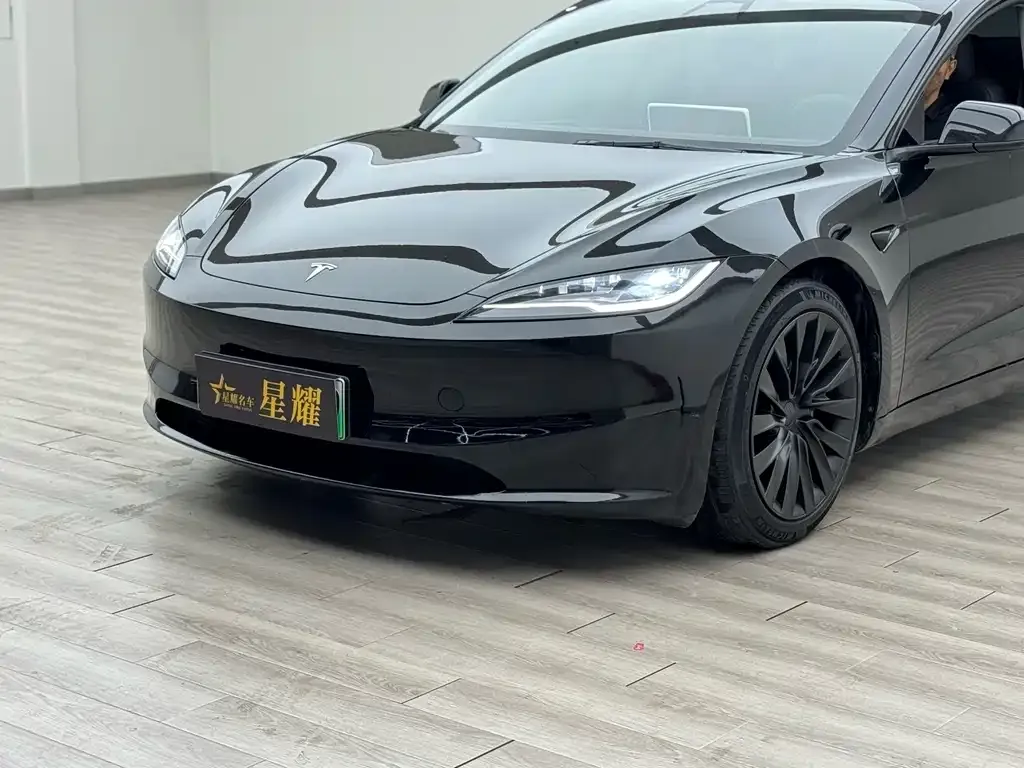 Tesla Model 3 — фото 7