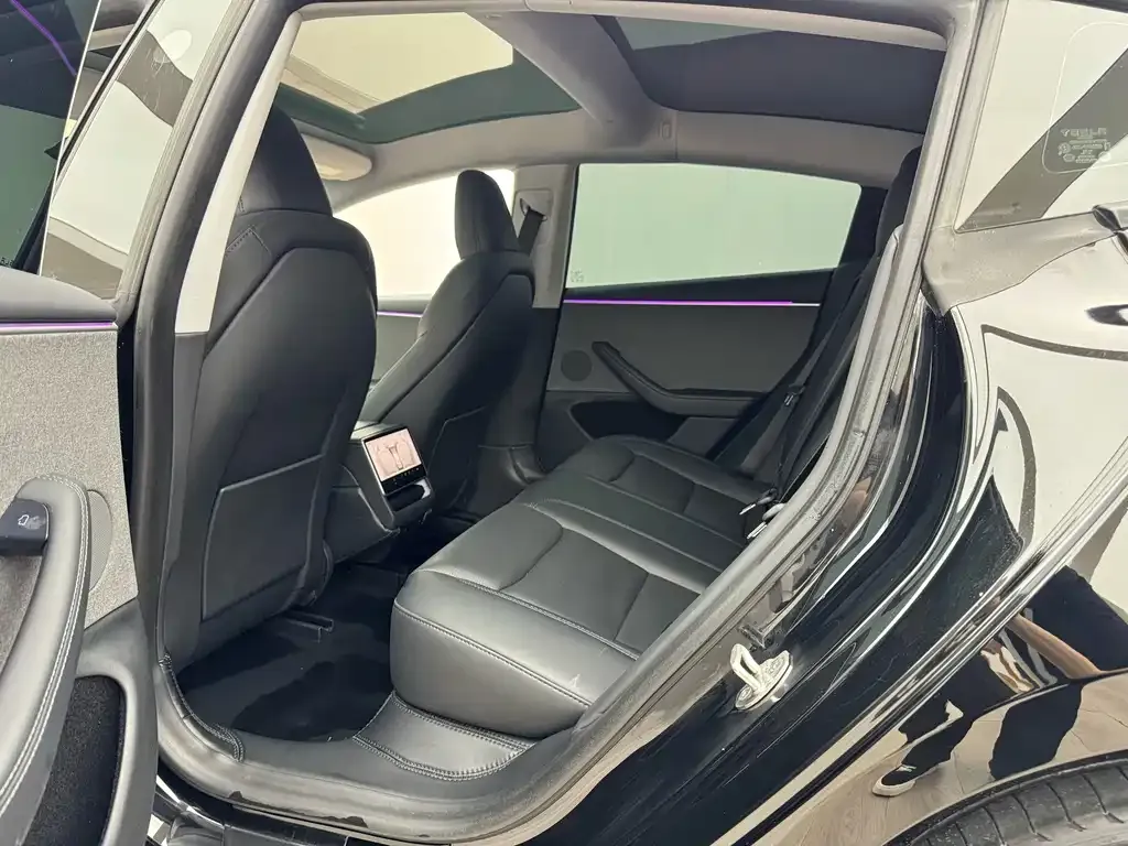 Tesla Model 3 — фото 10