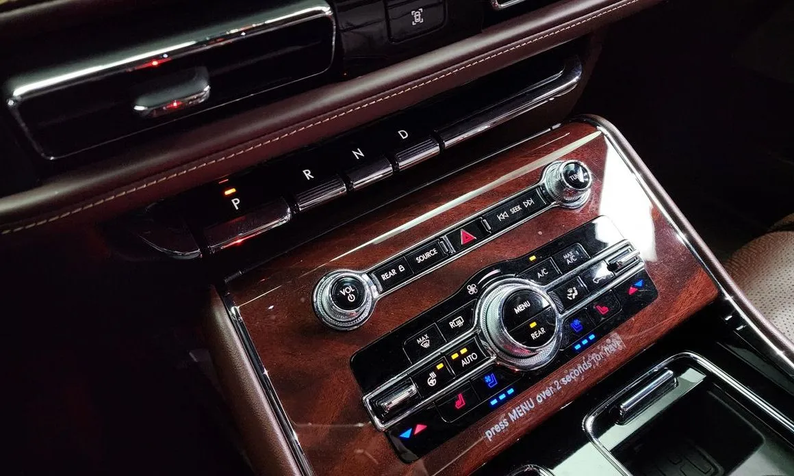 Lincoln Aviator — фото 8