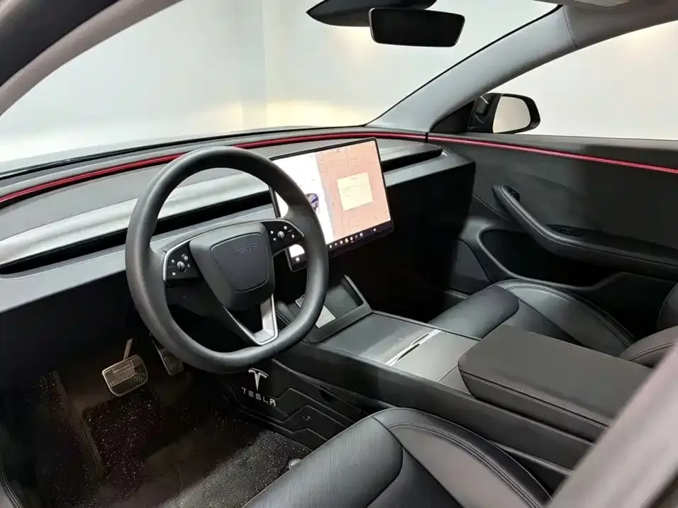 Tesla Model 3 — фото 9