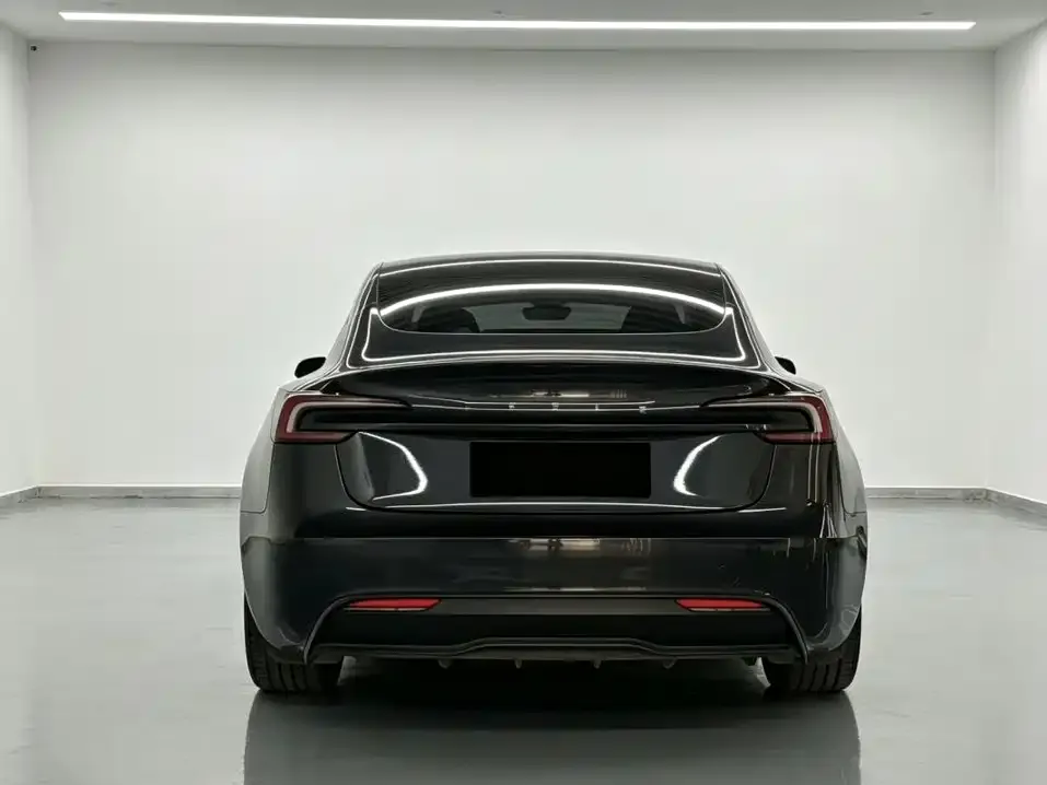 Tesla Model 3 — фото 3