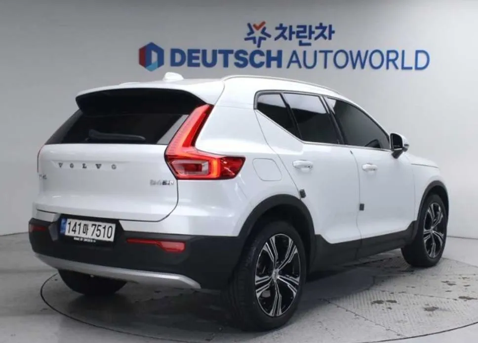 Volvo XC40 — фото 6