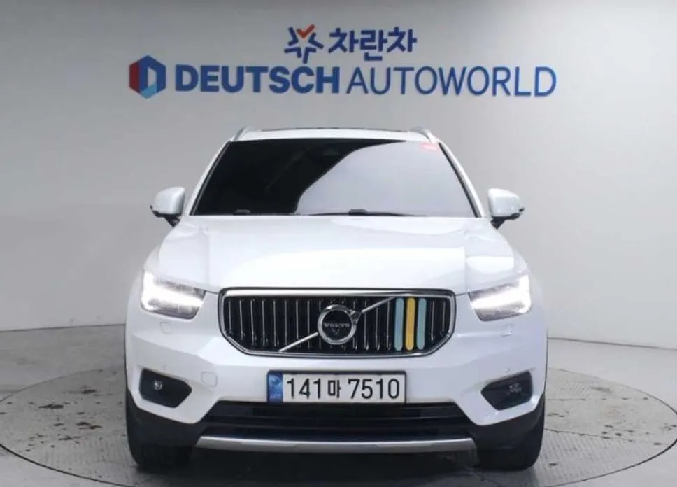 Volvo XC40 — фото 3