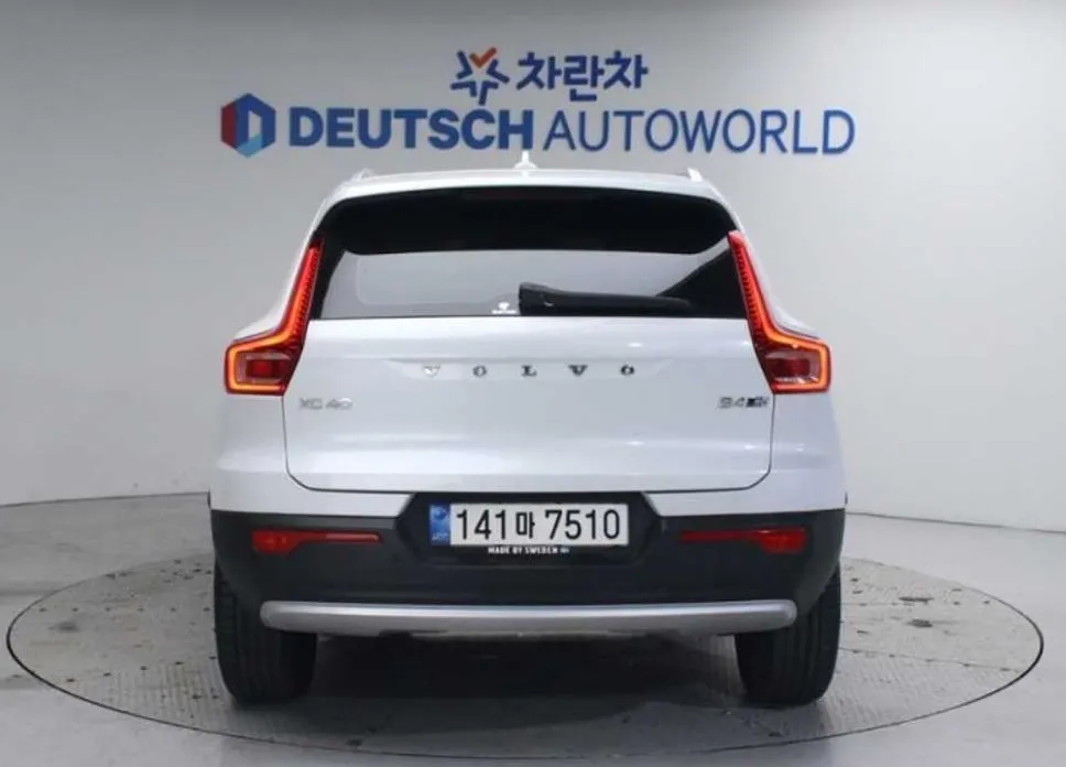 Volvo XC40 — фото 4