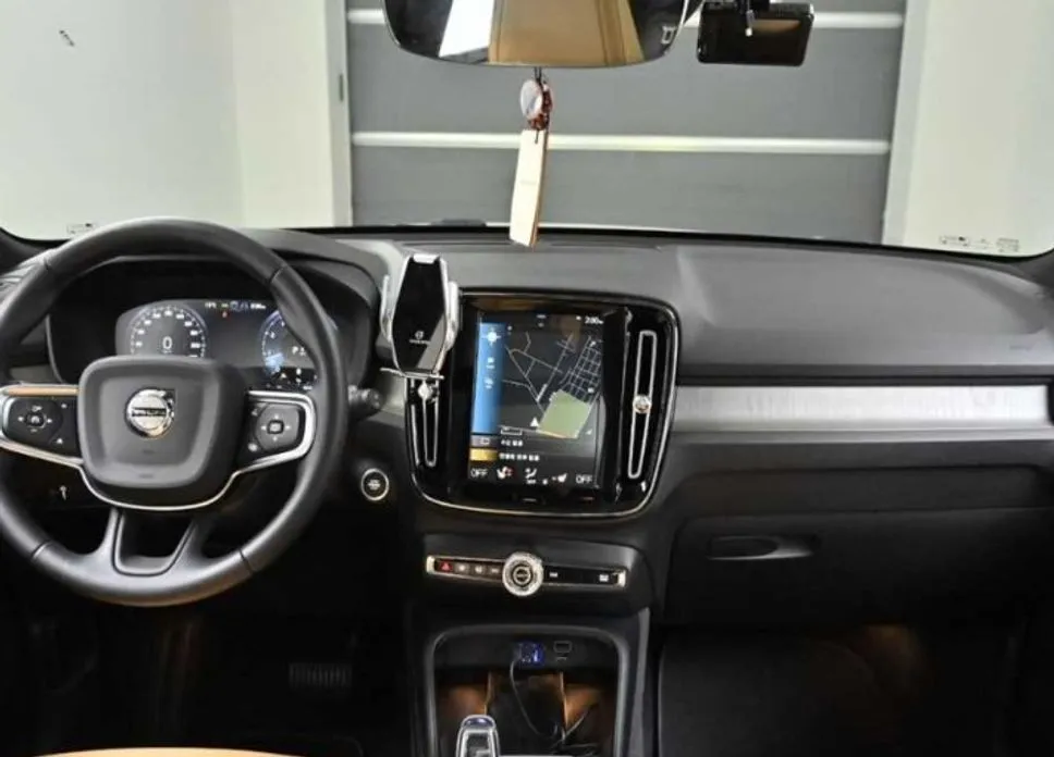 Volvo XC40 — фото 2