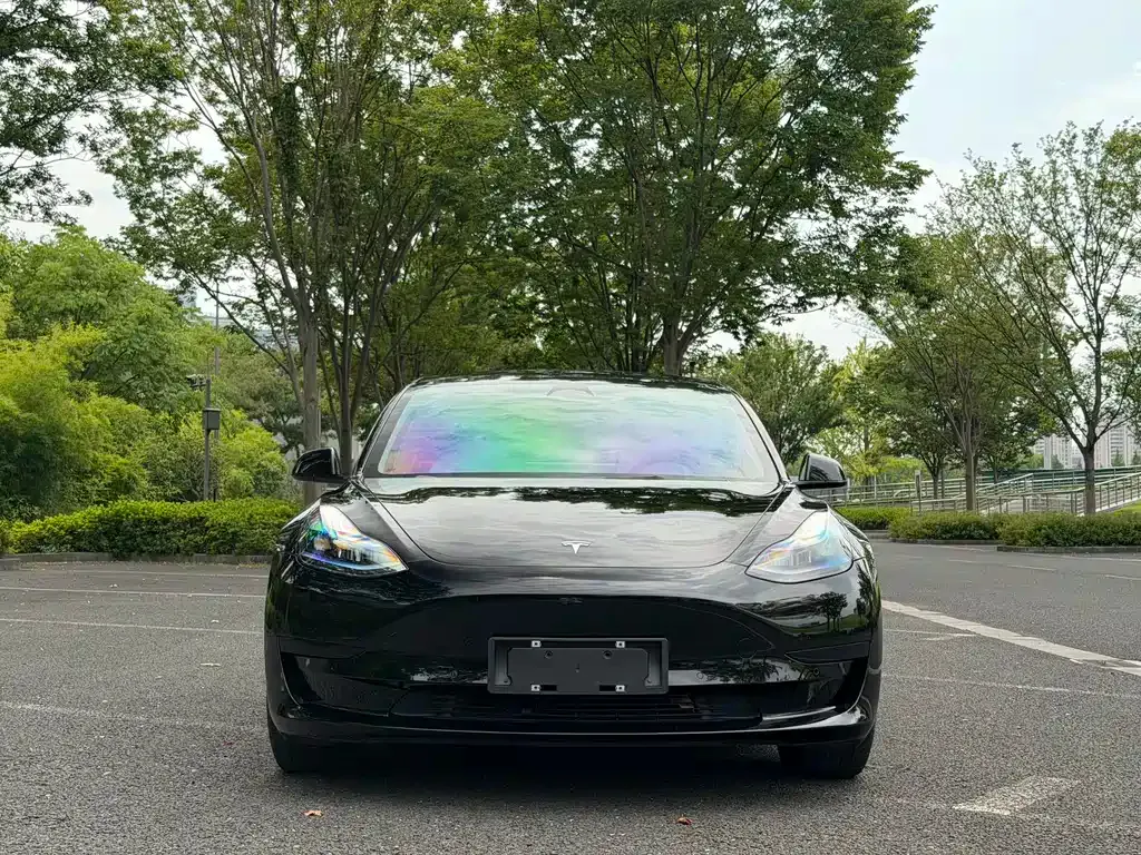 Tesla Model 3 — фото 10
