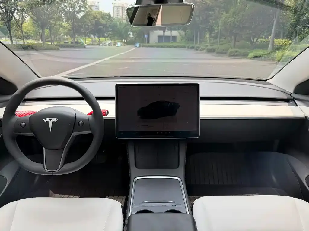 Tesla Model 3 — фото 6